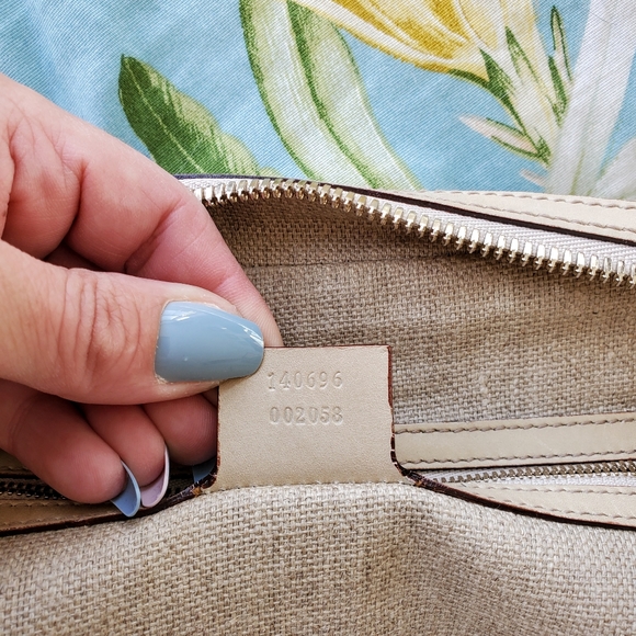 GUCCI AUTHENTIC CREAM SATCHEL padlock & key - Picture 13 of 13